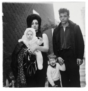 diane_arbus_young_brooklyn_family-770x800